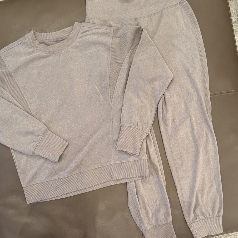 Cozy lounge set in mocha